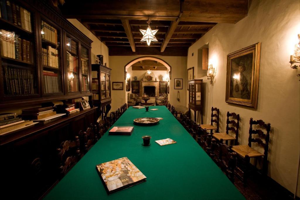 Отель Residenza D'Epoca Eremo Delle Grazie Monteluco Экстерьер фото